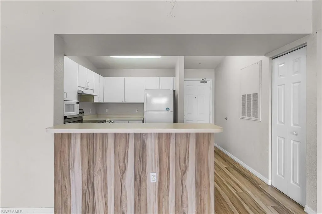 Naples, Florida 34119, United States, 2 Bedrooms Bedrooms, ,1 BathroomBathrooms,Residential,Active,93894