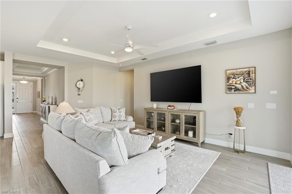 ESPLANADE LAKE CLUB - Residential Lease