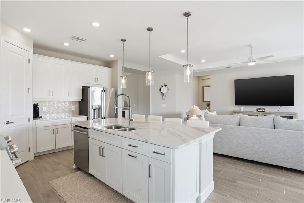 ESPLANADE LAKE CLUB - Residential Lease