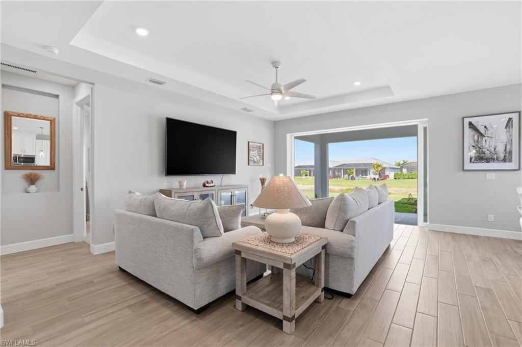 ESPLANADE LAKE CLUB - Residential Lease