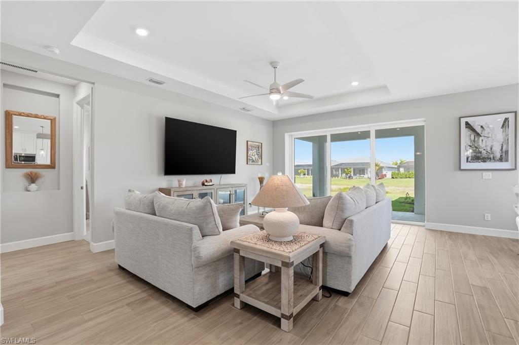 ESPLANADE LAKE CLUB - Residential Lease