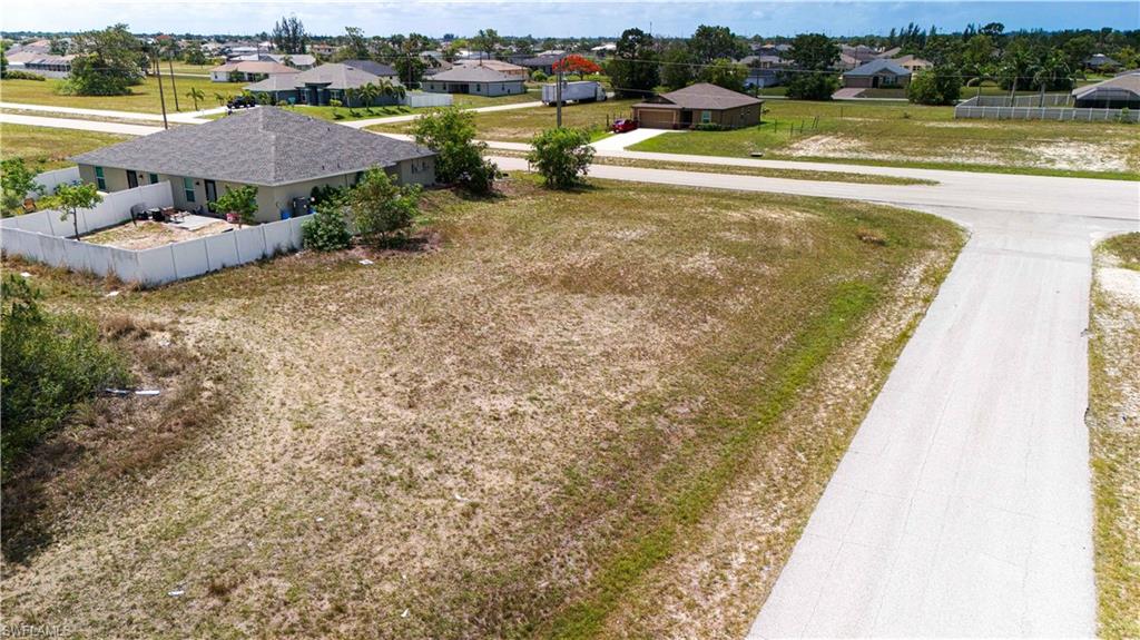 CAPE CORAL - Land