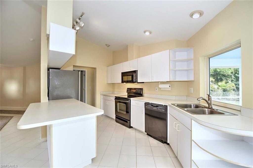 SAN CARLOS PARK - Residential