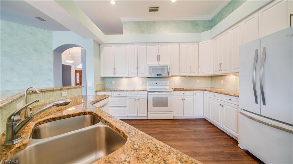 REFLECTION LAKES - Residential