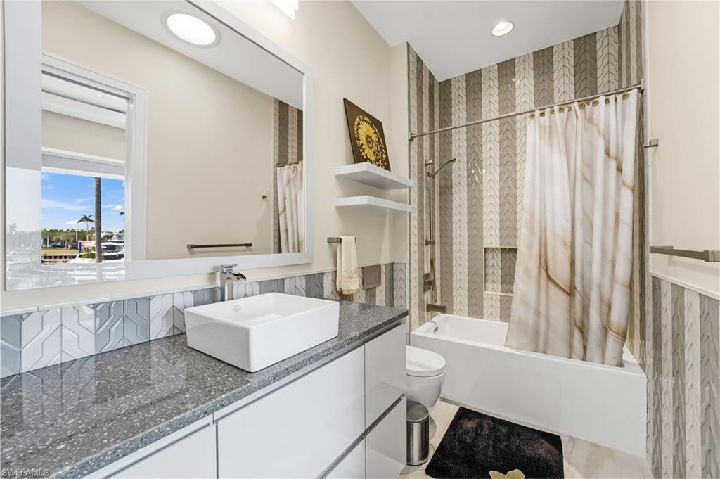 DEEP LAGOON ESTATES - Residential