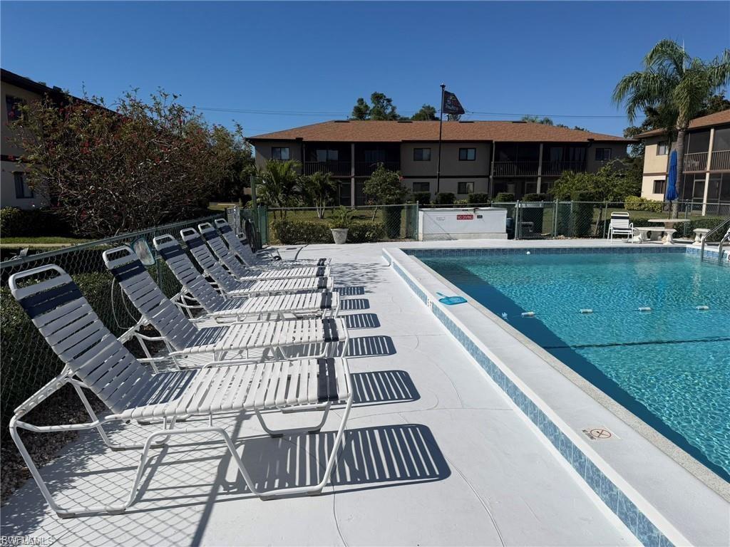 PINEWOOD SOUTH CONDO - Residential