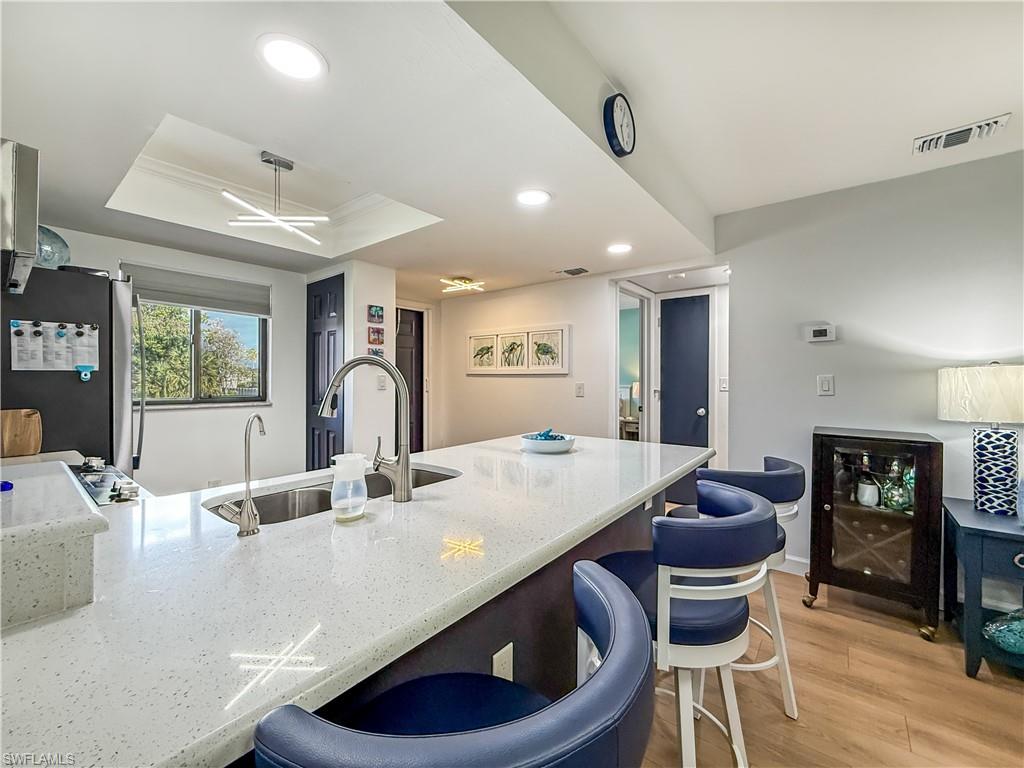 PINEWOOD SOUTH CONDO - Residential