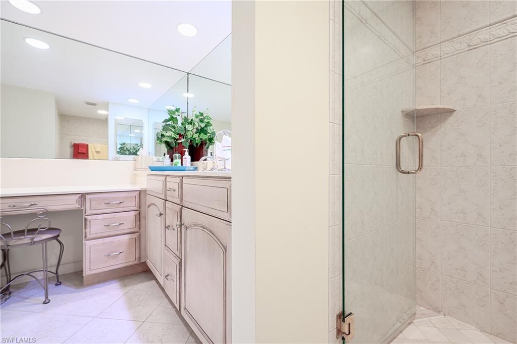 BAYSIDE VILLAS - Residential Lease