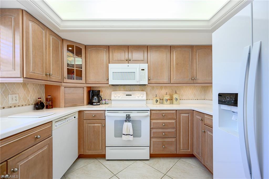 BAYSIDE VILLAS - Residential Lease