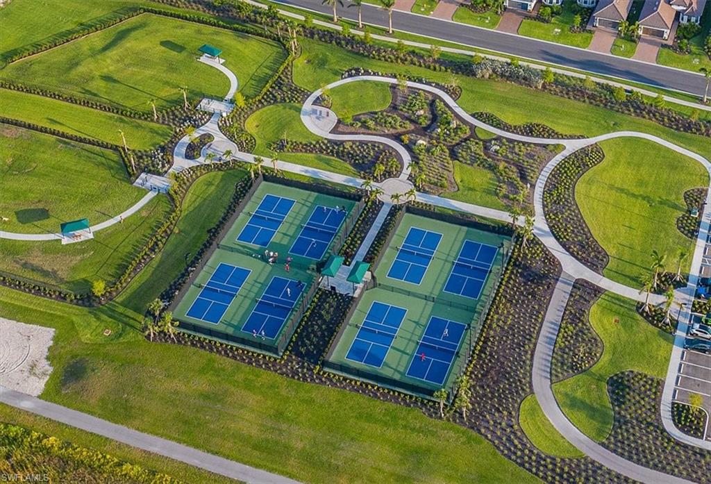 ESPLANADE LAKE CLUB - Residential