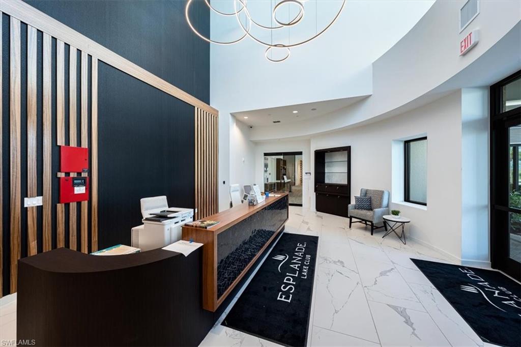 ESPLANADE LAKE CLUB - Residential