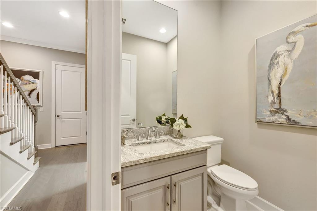 ESPLANADE LAKE CLUB - Residential