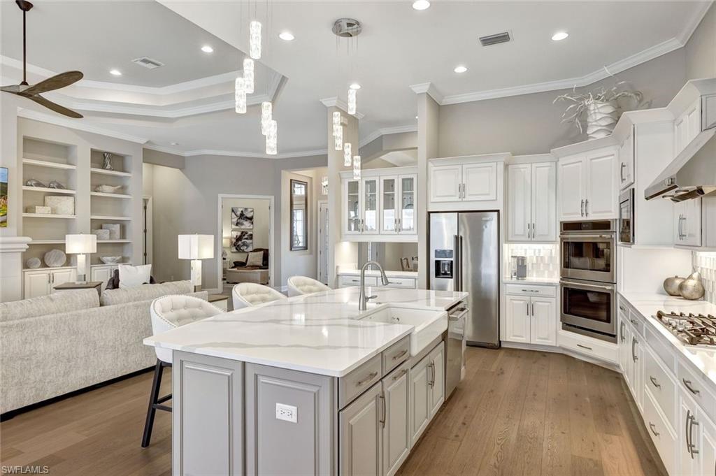 ESPLANADE LAKE CLUB - Residential