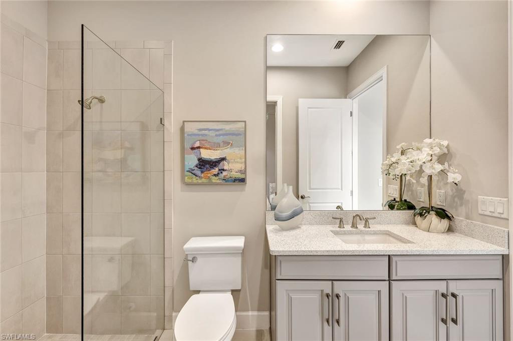 ESPLANADE LAKE CLUB - Residential