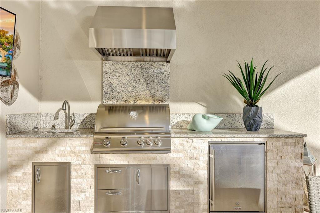 ESPLANADE LAKE CLUB - Residential