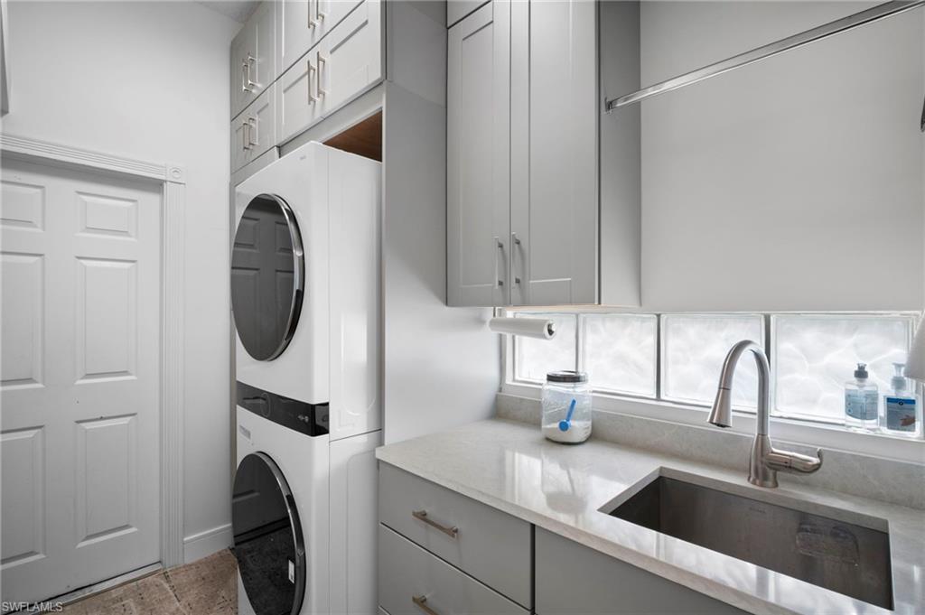 ISLAND WALK - Residential