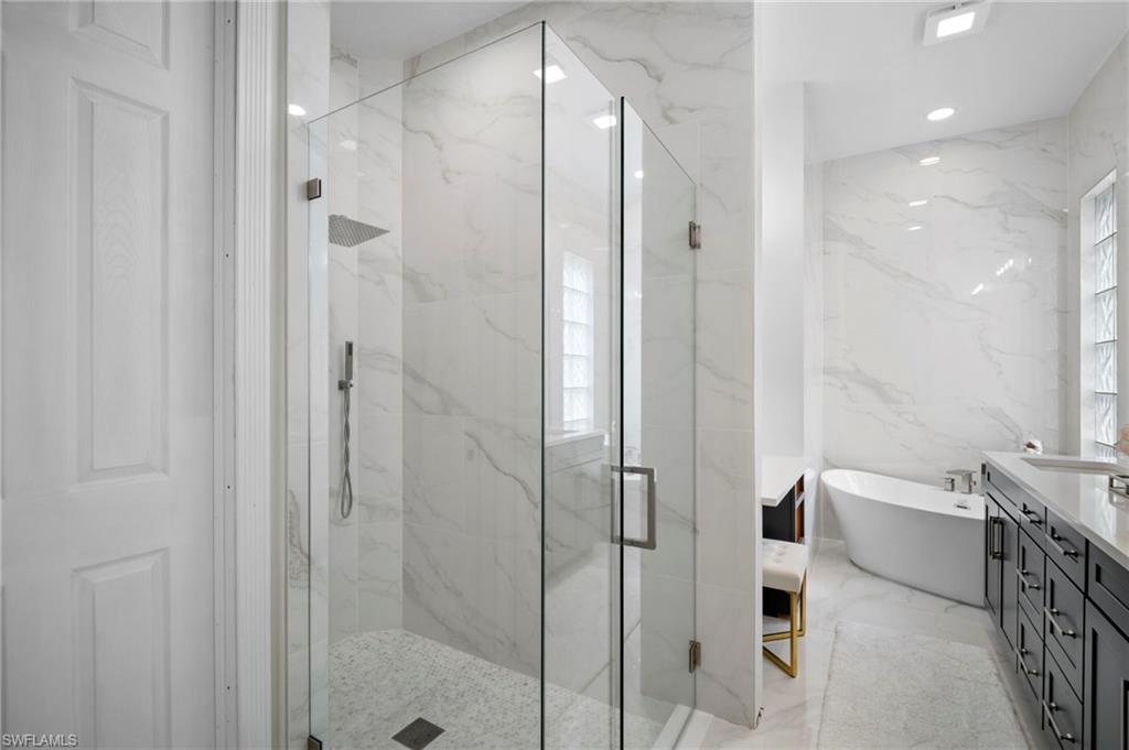 ISLAND WALK - Residential