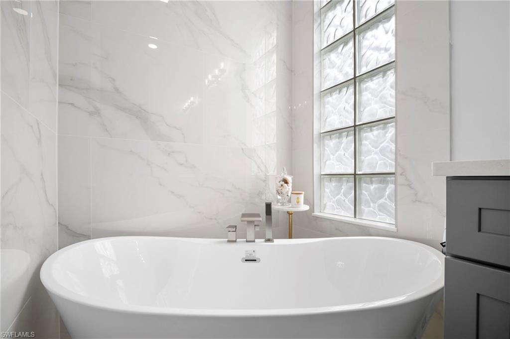 ISLAND WALK - Residential