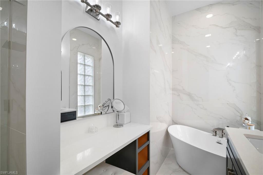 ISLAND WALK - Residential