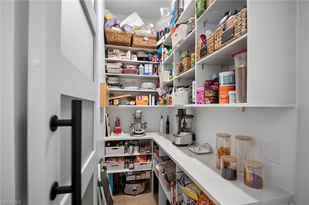 ISLAND WALK - Residential