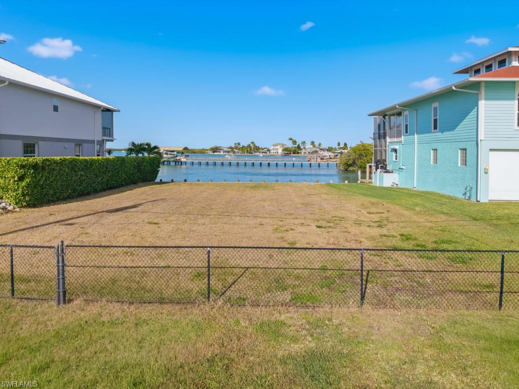 ISLES OF CAPRI - Land