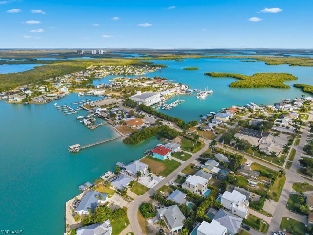 ISLES OF CAPRI - Land