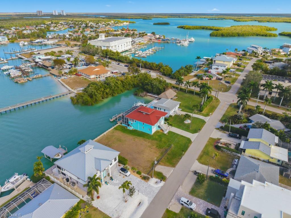 ISLES OF CAPRI - Land