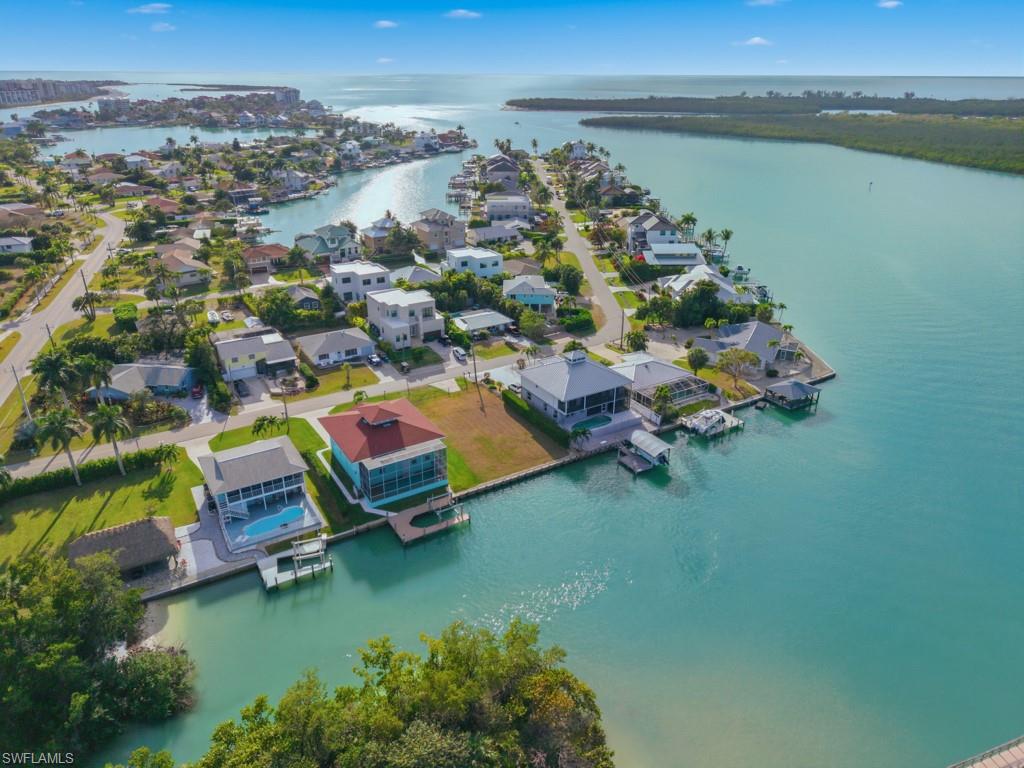 ISLES OF CAPRI - Land