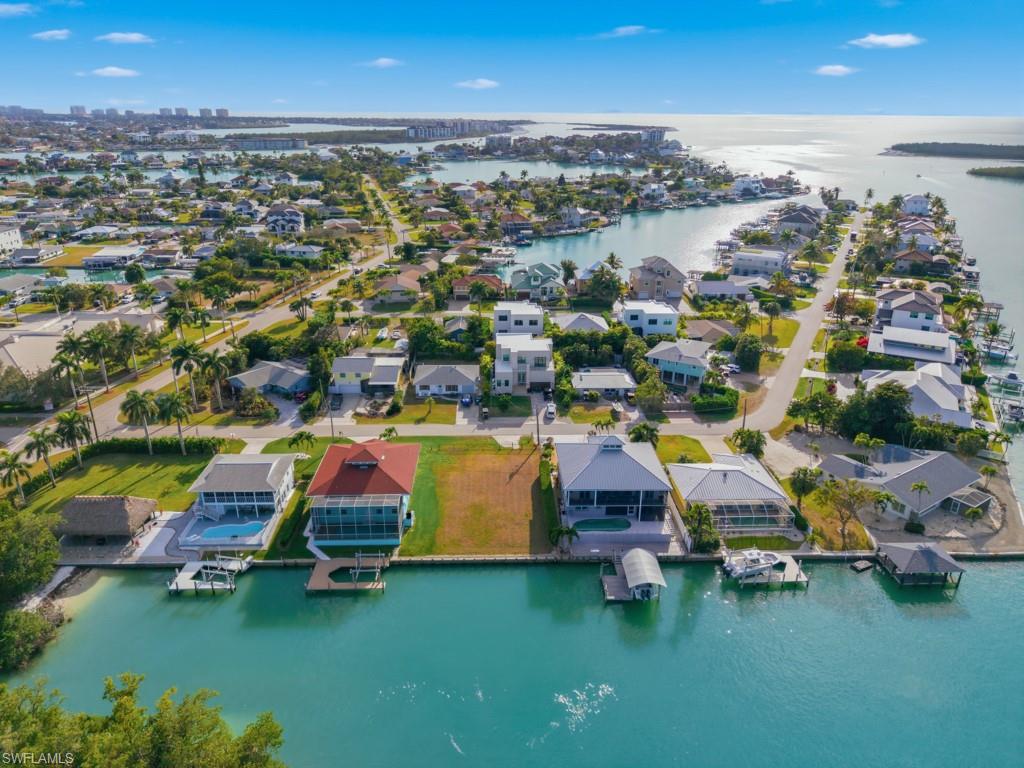 ISLES OF CAPRI - Land