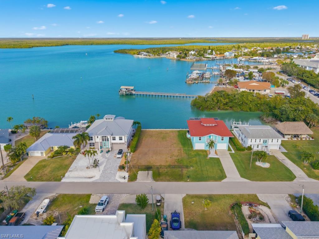 ISLES OF CAPRI - Land