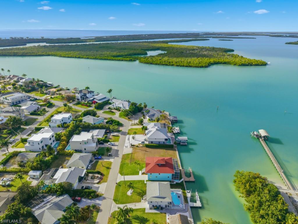 ISLES OF CAPRI - Land