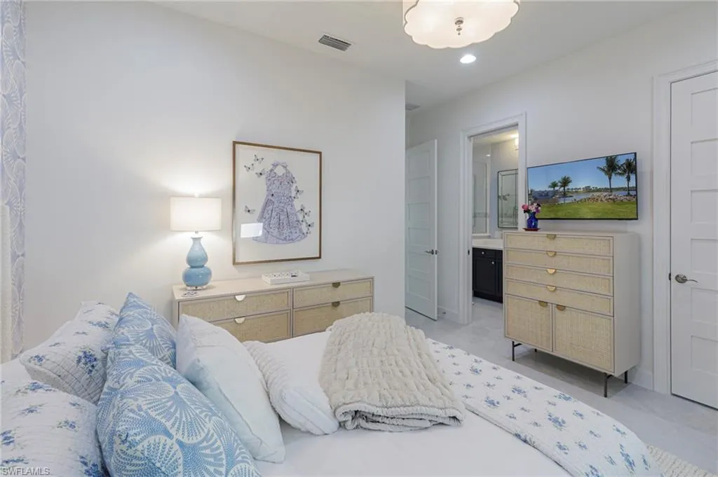 Naples, Florida 34112, United States, 4 Bedrooms Bedrooms, ,4 BathroomsBathrooms,Residential,Active,25463