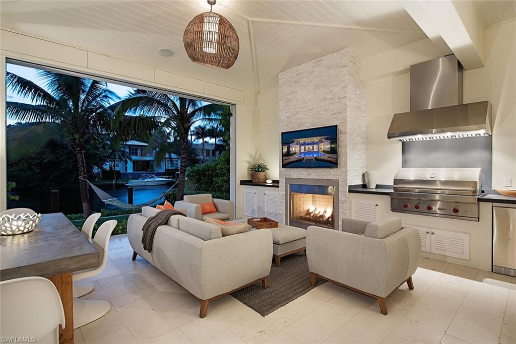 AQUALANE SHORES - Residential