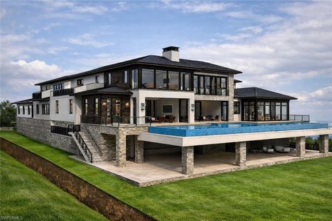 1900 Gulf Shore BLVD S NAPLES FL 34102