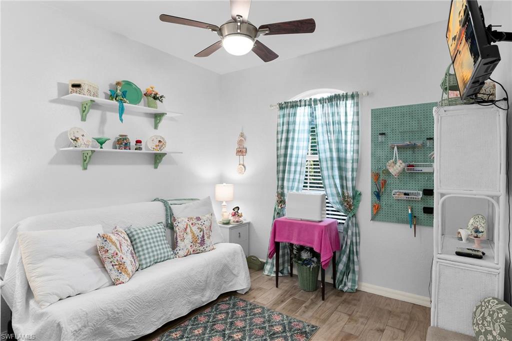 SUNSET CAY LAKES - Residential