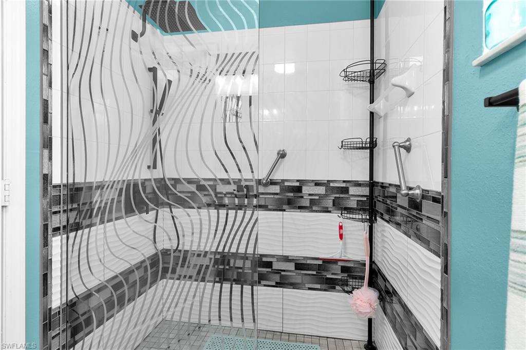 SUNSET CAY LAKES - Residential