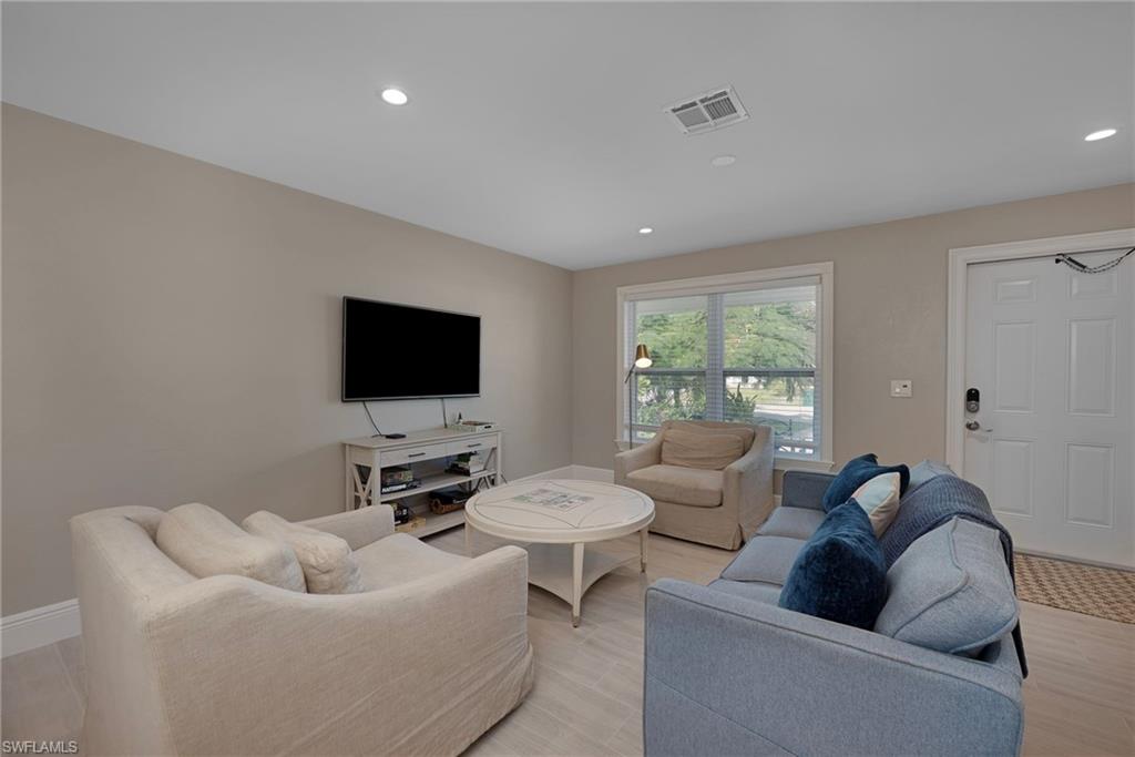 NAPLES PARK - Residential