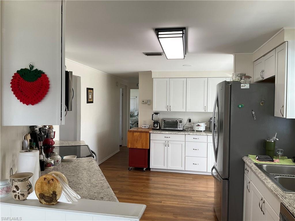 SIX LAKES COUNTRY CLUB - Residential Lease