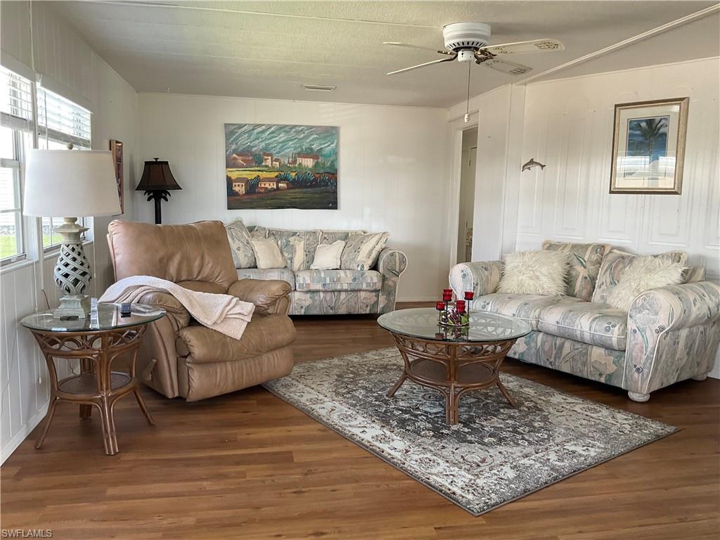 SIX LAKES COUNTRY CLUB - Residential Lease