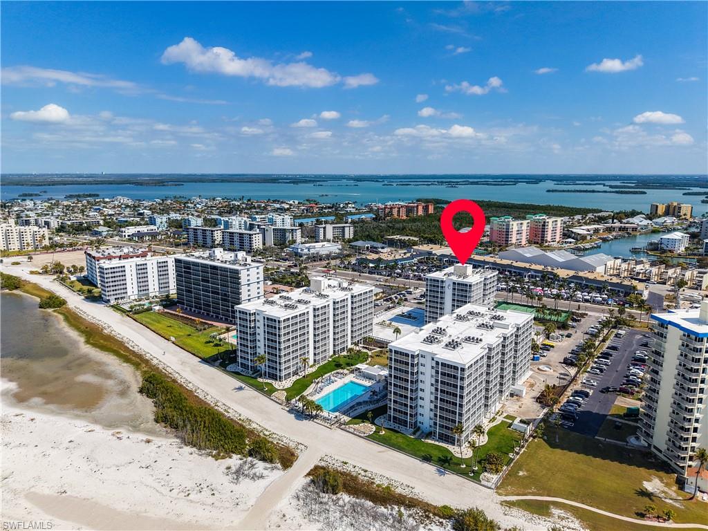 CRECIENTE CONDO EAST - Residential