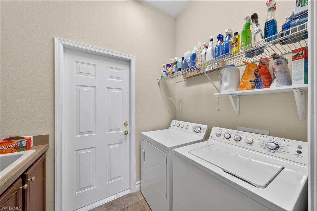 SABAL POINT - Residential