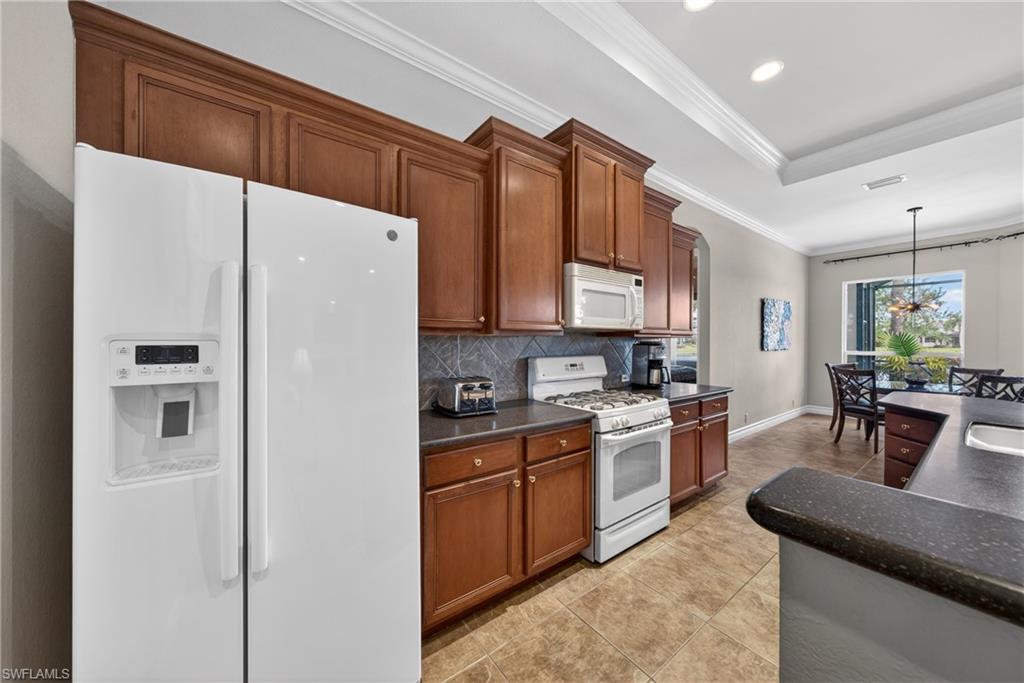 SABAL POINT - Residential