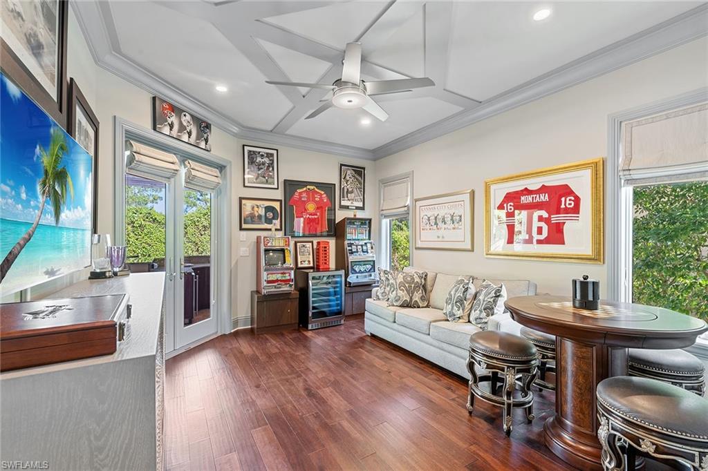 PARK SHORE - Residential