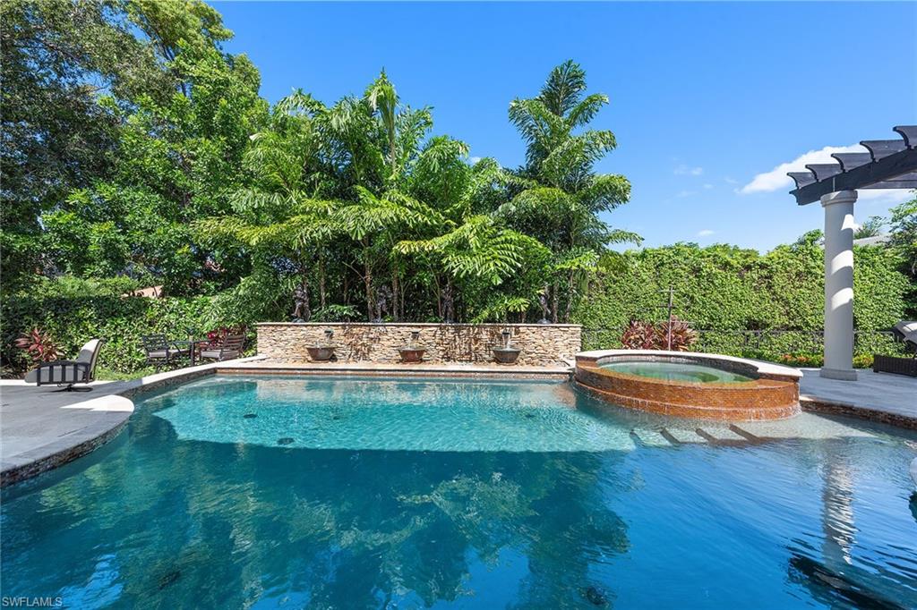 PARK SHORE - Residential