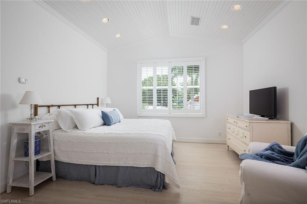 OLDE NAPLES - Residential