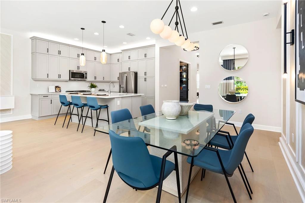 VALENCIA TRAILS - Residential