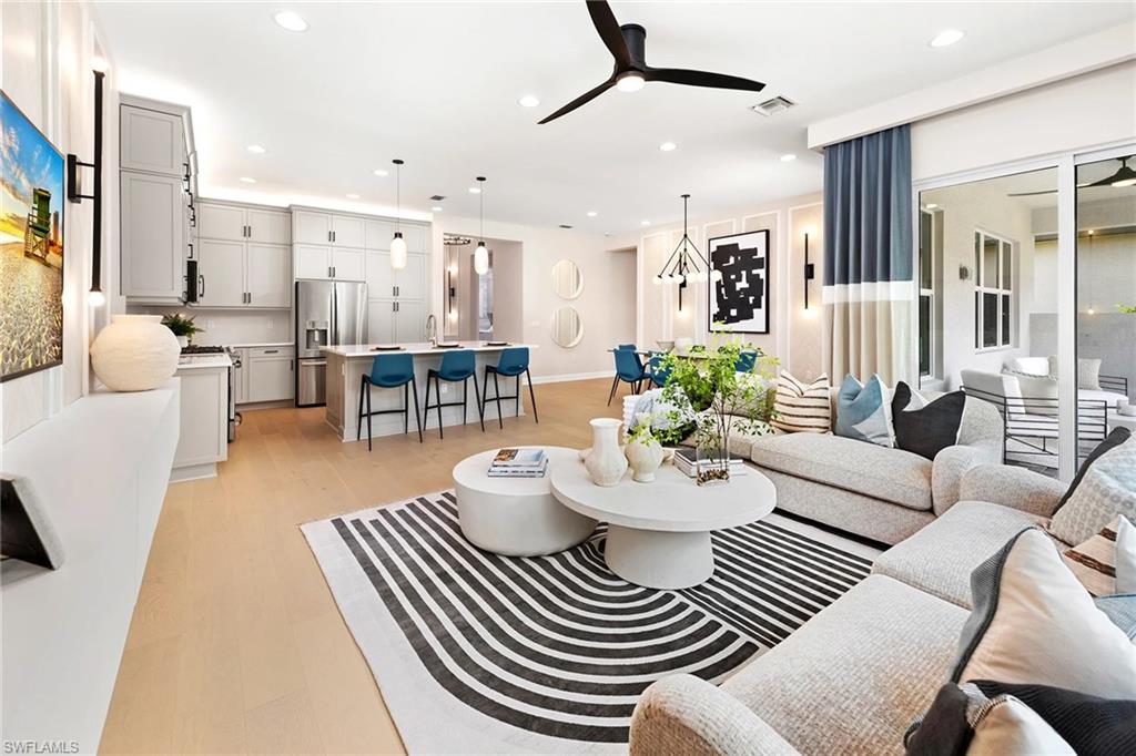 VALENCIA TRAILS - Residential