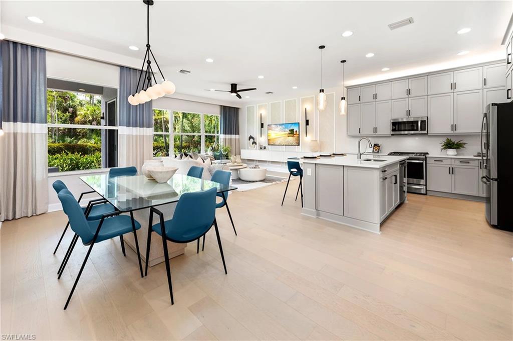 VALENCIA TRAILS - Residential