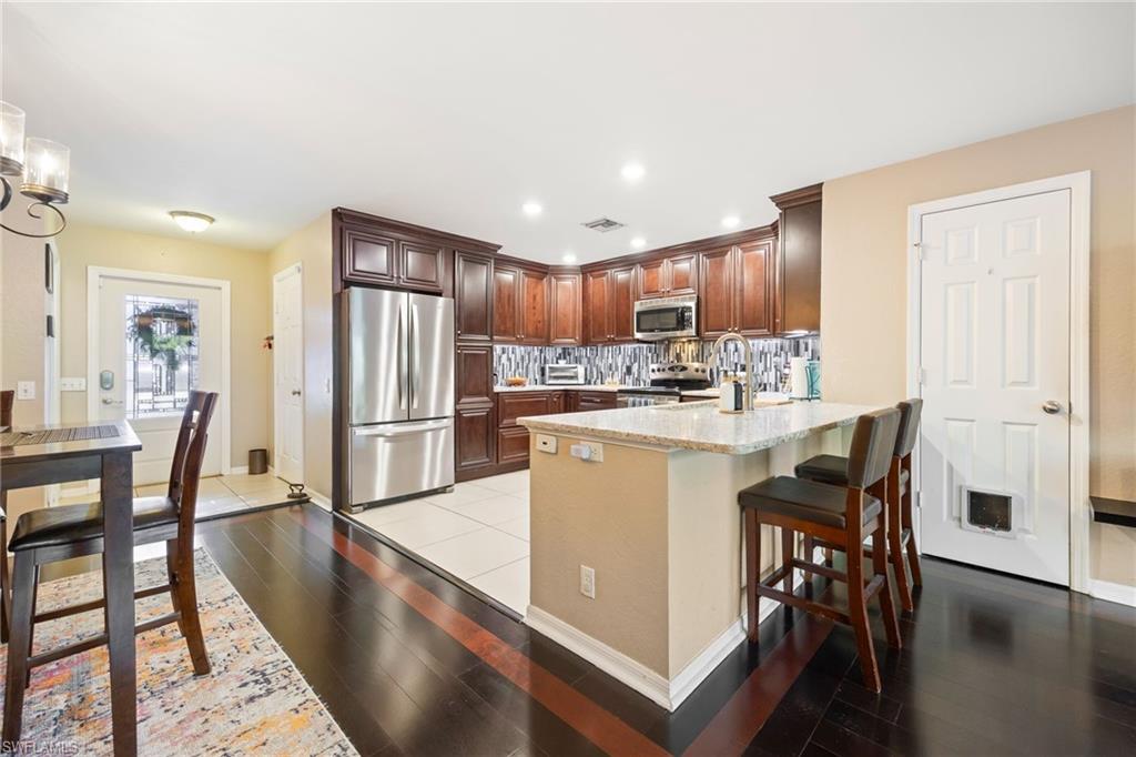 BAYSHORE COMMONS - Residential