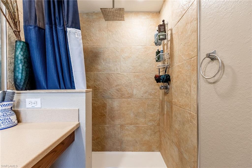 BAYSHORE COMMONS - Residential